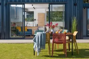 Al fresco dining outside Quartz holiday cottage